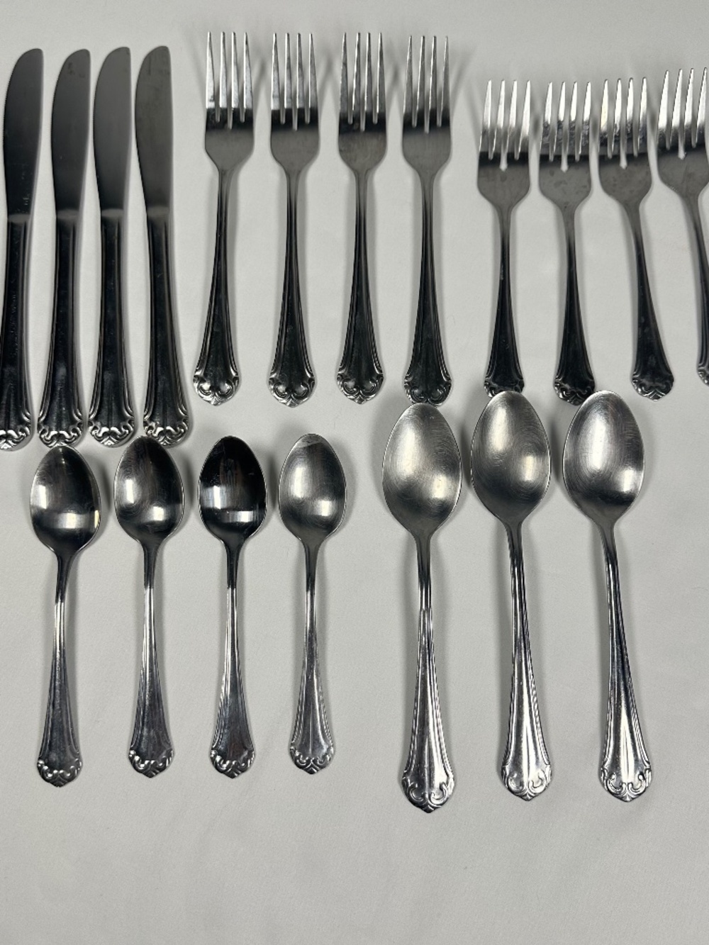 Gibson Stainless Steel Flatware Classique Pattern 19 Piece Lot Scroll Rim Edge